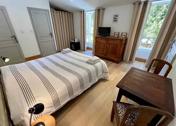 L\'Hermione - Room In The Heart Of St Martin De Re