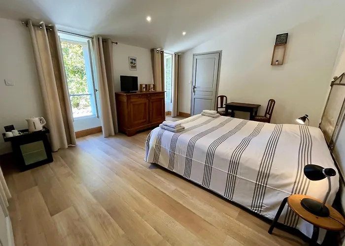 L\'Hermione - Room In The Heart Of St Martin De Re